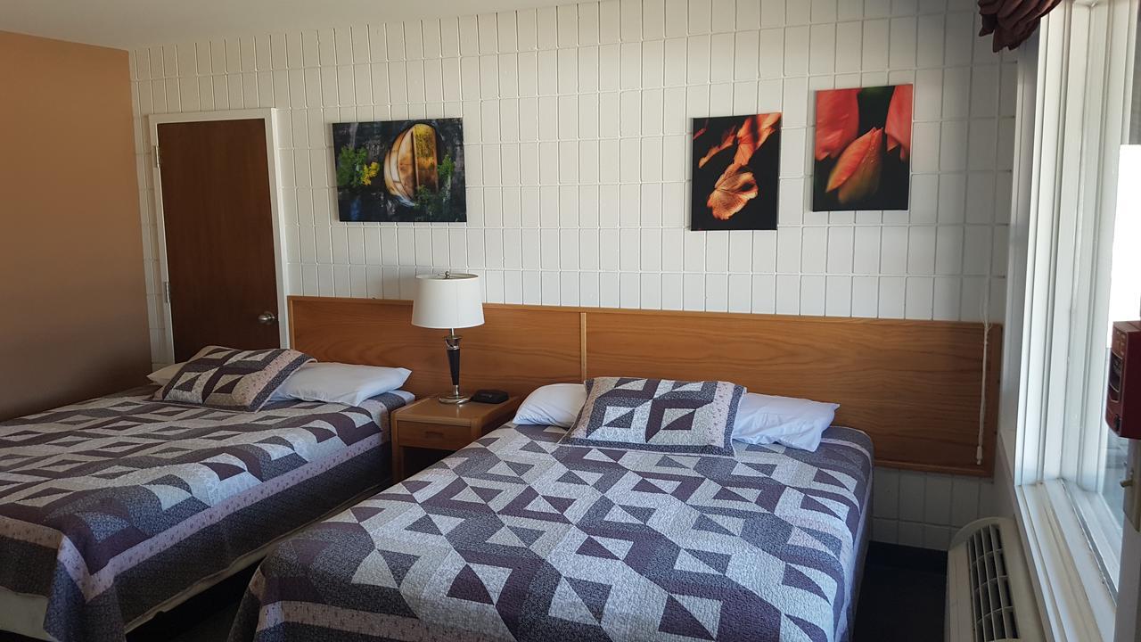 Pinawa Motel Eksteriør billede