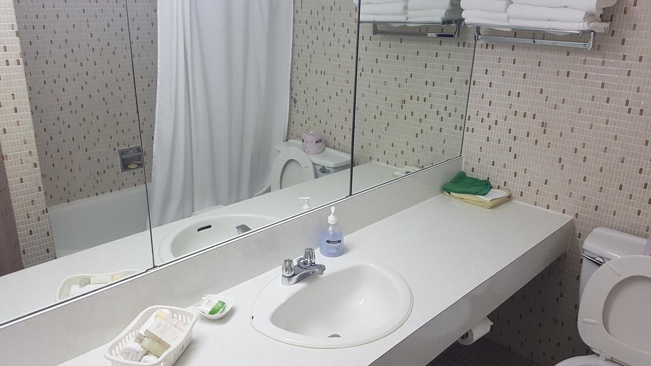 Pinawa Motel Eksteriør billede
